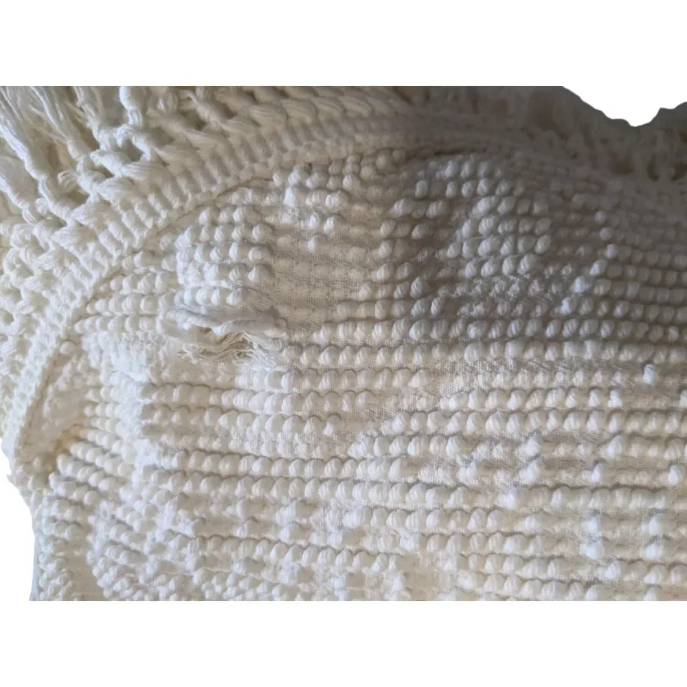 White Cotton Chenille Bedspread Hobnail Martha Washington 106x78 Twin Size VTG